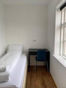 Single with shared bathroom room