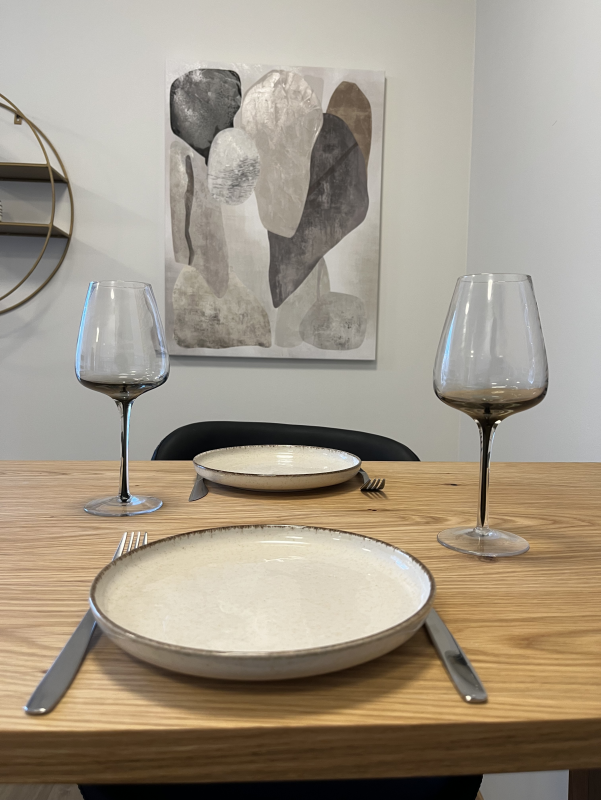 LL Properties | H81 Charming Deluxe Apartment — photo