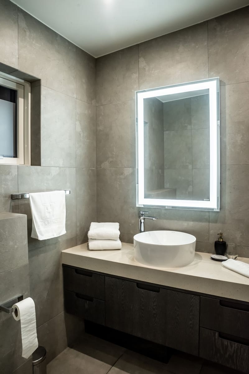 Black Beach Suites — photo 2