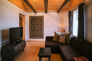 Upper floor (Dúlluhús) room