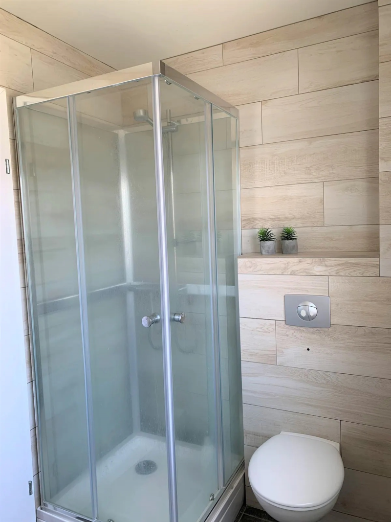 LL Properties | H81 Downtown Apartment With a View — photo