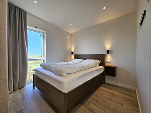 Lake 1 - One Bedroom Private hot tub House room