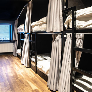 Double bed in 6-bed dormitory room
