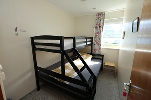 King room w/ bunk bed room
