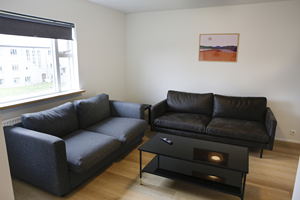 Apartment E room