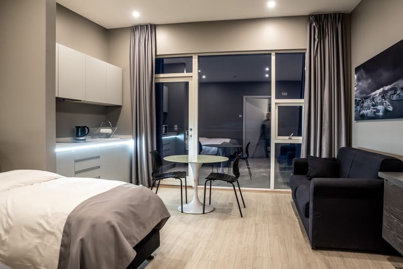 Black Beach Suites — photo 5